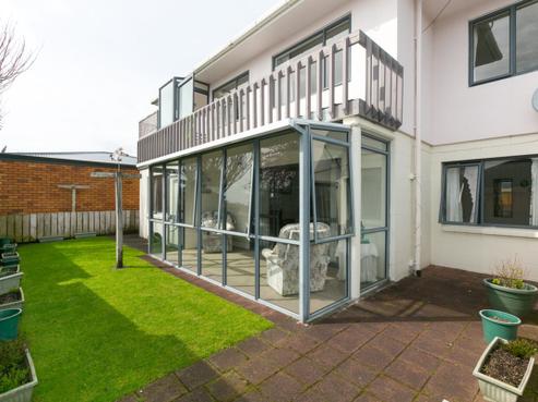 2/65 Northgate, Strandon