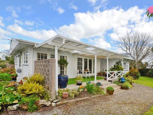 8 Ballagh Close, Onerahi
