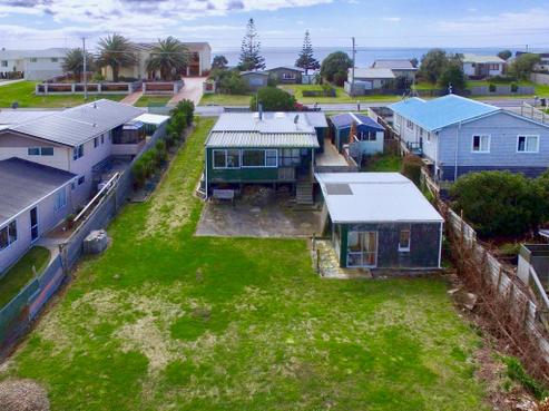 182 Pukehina Parade, Pukehina