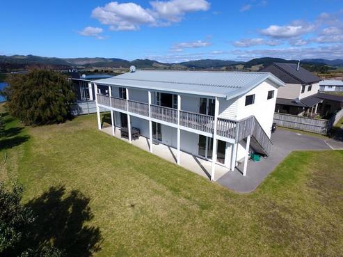 167 The Fairway, Matarangi