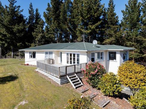 293 Junction Road, Halcombe
