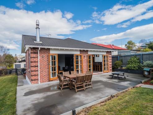 11 Maltby Avenue, West End