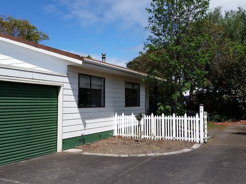 27B Arthur Crescent, Hilltop
