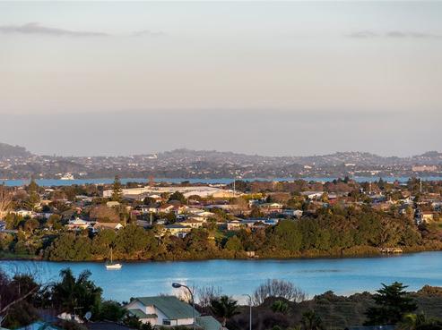 13 Van Dyke Place, West Harbour