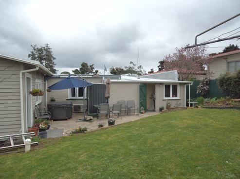 854 Kingseat Road, Kingseat