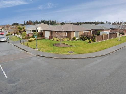 77 Fairweather Crescent, Kaiapoi