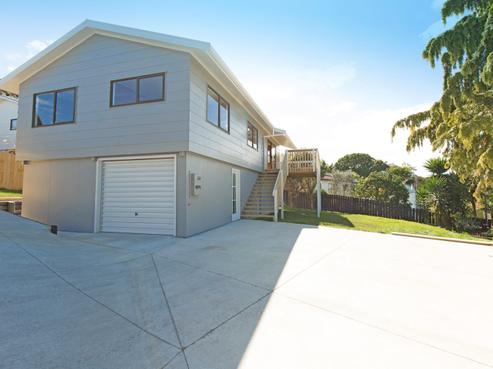 2/35 Polkinghorne Drive, Manly