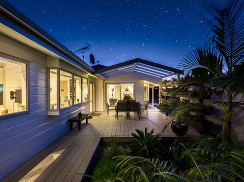 11 Valerie Crescent, Okura