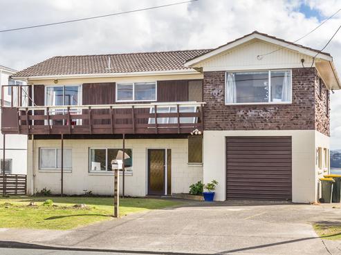 1018 Whangaparaoa Road, Matakatia