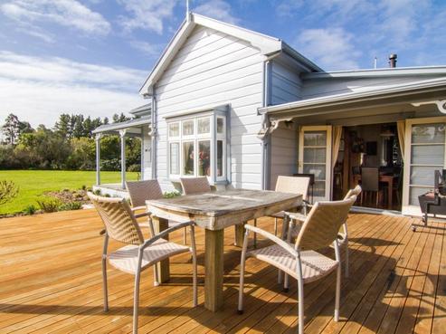 1800 State Highway 2, Featherston