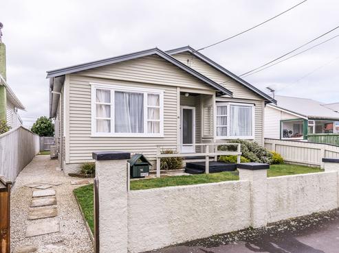 16 Palm Avenue, Lyall Bay