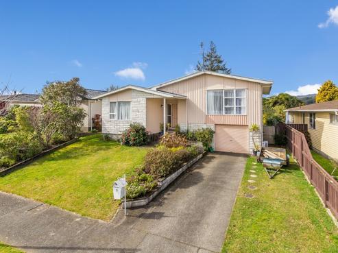 9 Brightwater Crescent, Totara Park