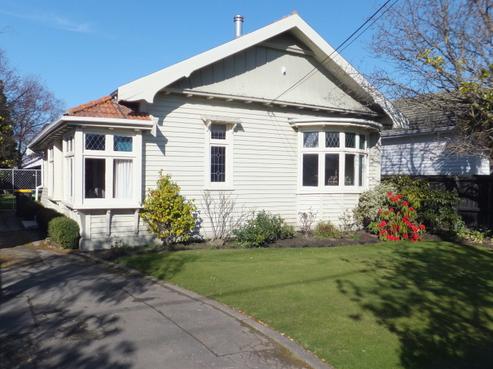 46 Hills Road, Edgeware