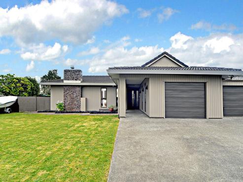 104 Fisher Parade, Sunnyhills