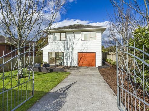27B Verbena Road, Birkdale