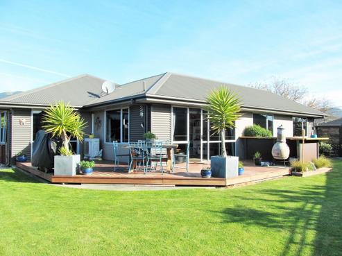 11 Hammill Grove, Stoke