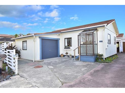 20A Nukumea Common, Orewa