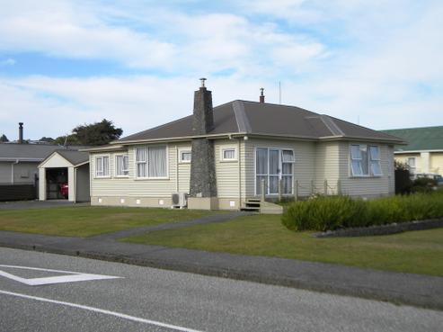 82 Park Street, Hokitika