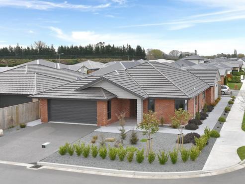 2 Peak Crescent, Clarkville