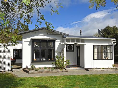72 Cologne Street, Martinborough