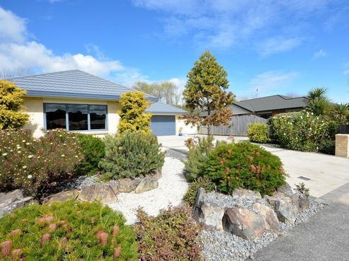 84 Weggery Drive, Waikanae Beach