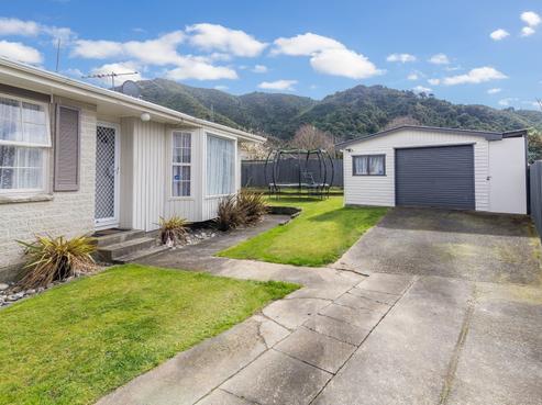 20B Denver Grove, Totara Park