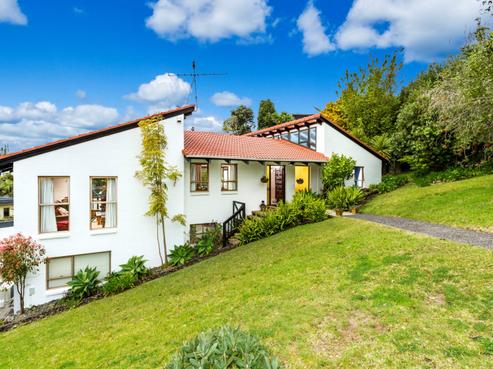 2 Saddleback Rise, Murrays Bay