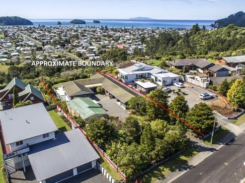 302 The Drive, Whangamata