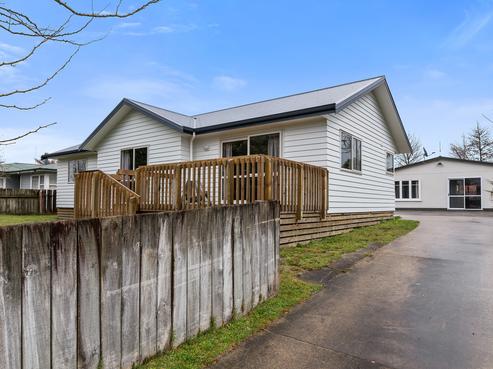 64 Edmund Road, Mangakakahi