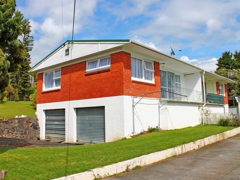 22C Raewyn Street, Morningside