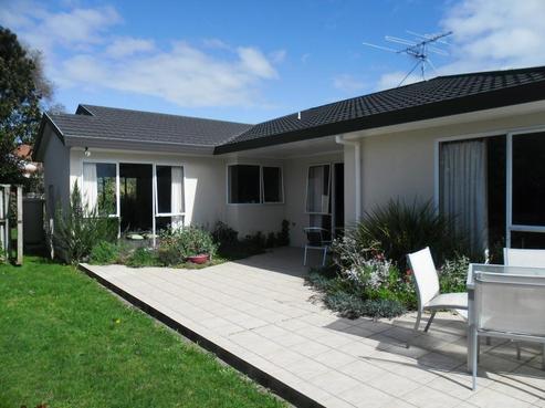 11 Runanga Grove, Waikanae