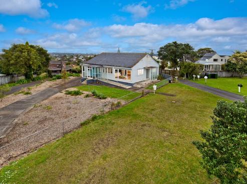 408 East Coast Road, Sunnynook