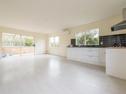 1/137 Awaroa Road, Helensville