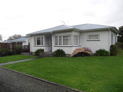42 Wakefield Street, Featherston