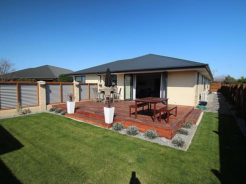 7 Mclean Place, Woodend