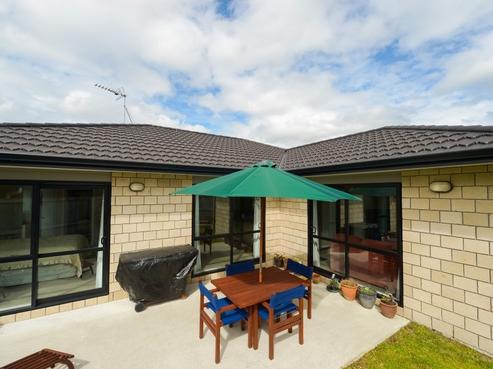 8 Chadwick Place, Rototuna North