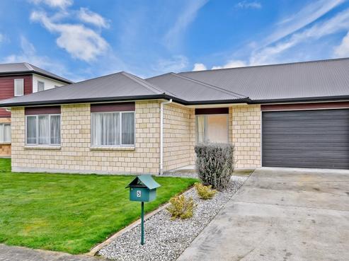 5 Rene Way, Huntington
