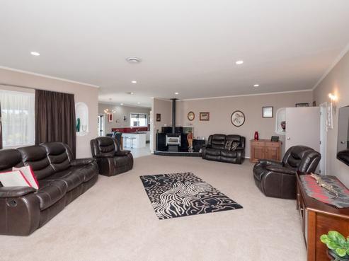160 Kina Road, Opunake