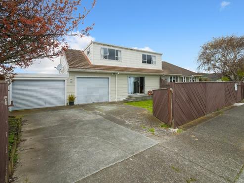 35 Mcbain Grove, Avalon