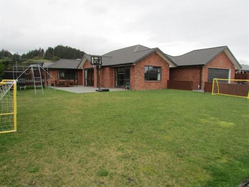 2 Ashley Drive, Paroa