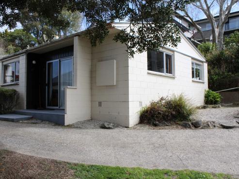 18A Garfield Avenue, Roslyn