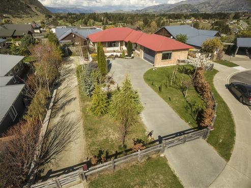 7 Hillview Place, Wanaka