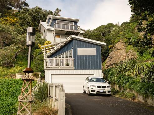 15 Pinelands Avenue, Seatoun