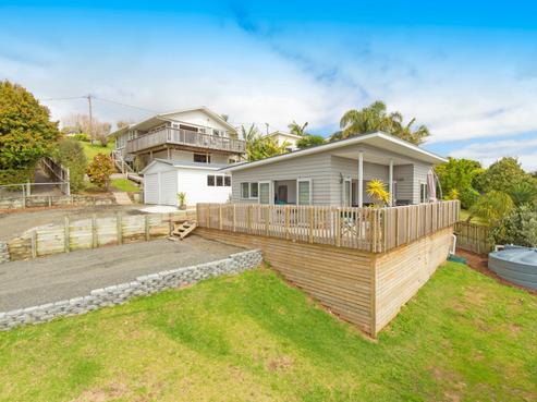 7 Hiwi Crescent, Stanmore Bay