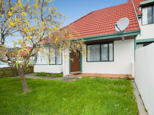 22 Mcbain Grove, Avalon