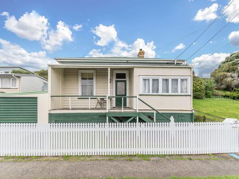 11 Awaroa Road, Helensville