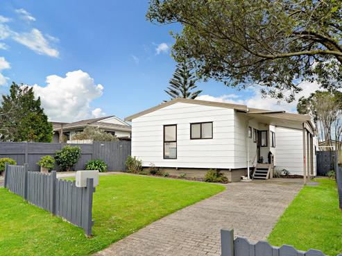 1 Anglers Way, Wattle Downs