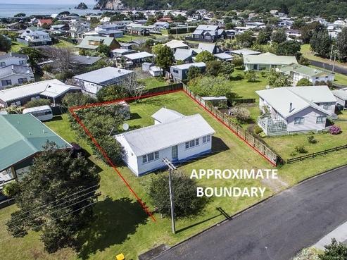 100 Hauturu Street, Whangamata