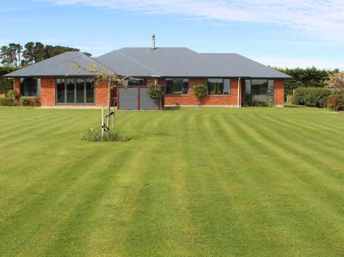 96 Wilcox Road, Tisbury