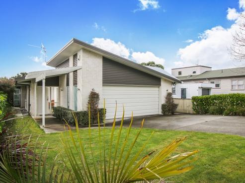 33 Smale Street, Point Chevalier